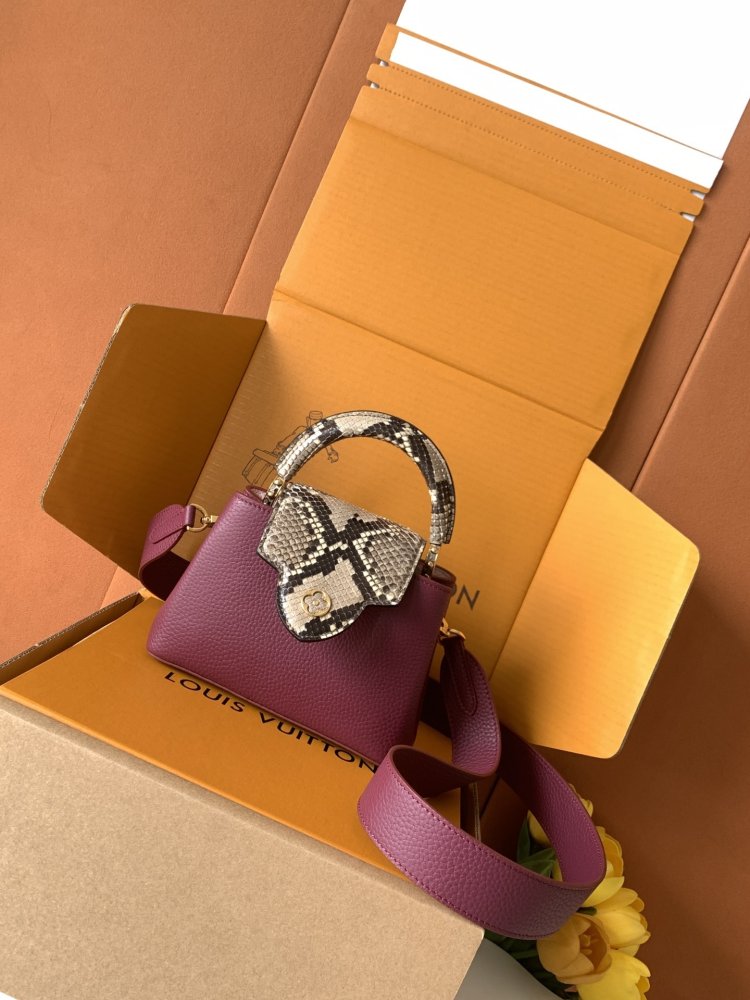 A bag Capucines BB 21 cm фото 2