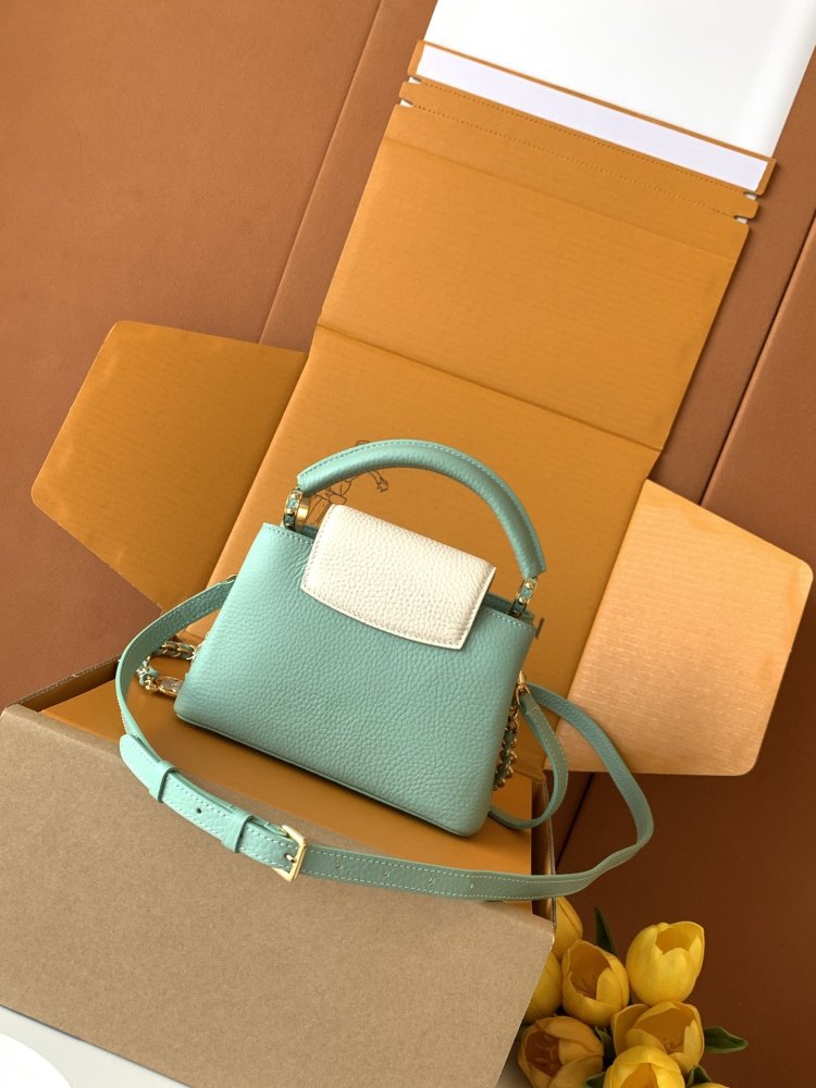 A bag Capucines BB 21 cm фото 4