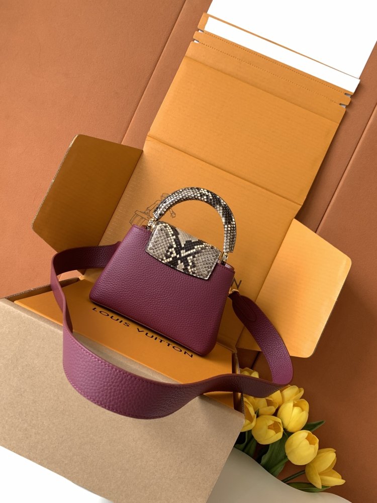 A bag Capucines BB 21 cm фото 4