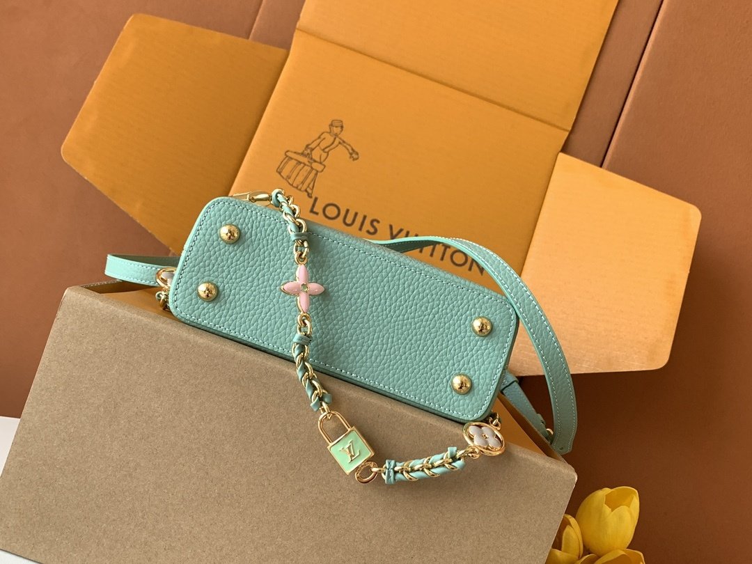 A bag Capucines BB 21 cm фото 5