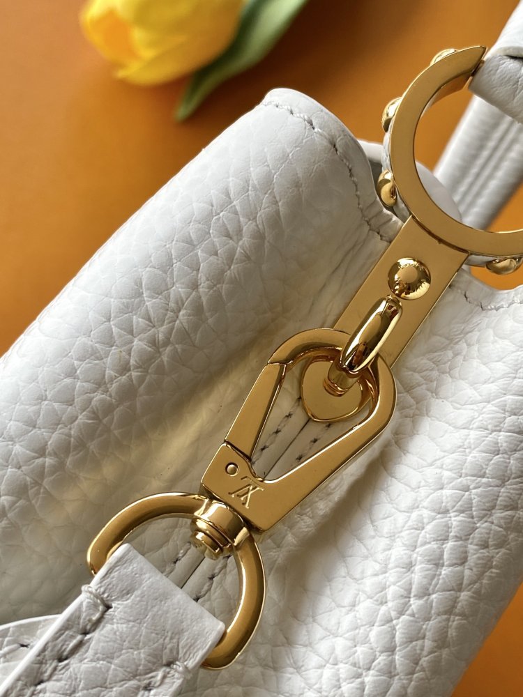 A bag Capucines BB 21 cm фото 8