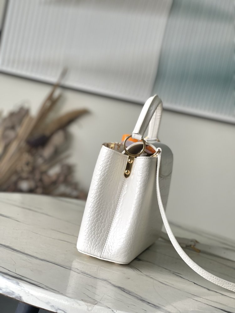 Сумка Capucines BB 27 см фото 2