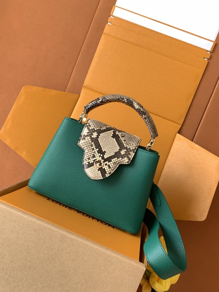 A bag Capucines BB 27 cm фото 2