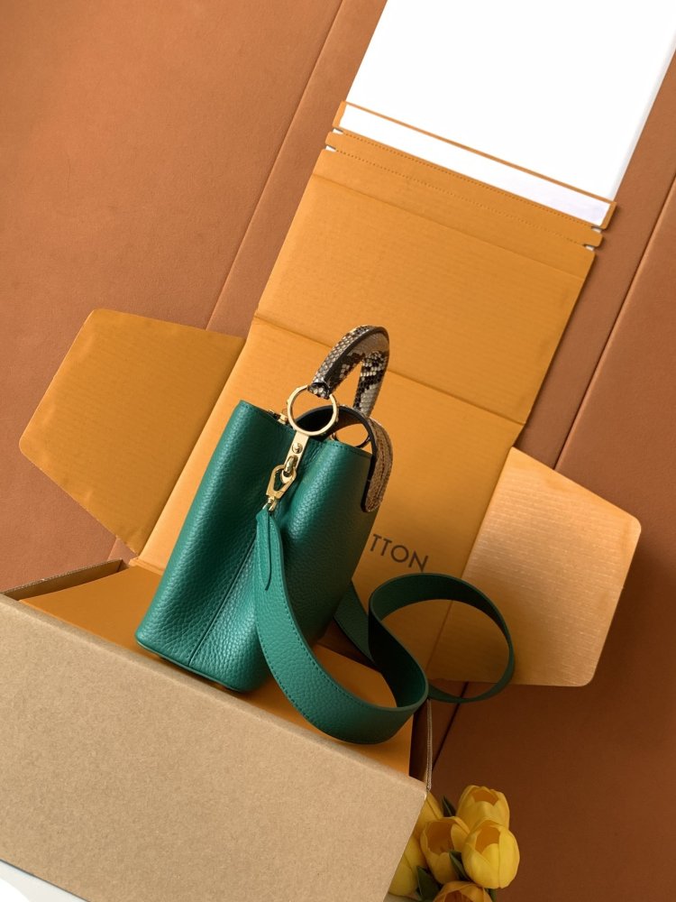 A bag Capucines BB 27 cm фото 3