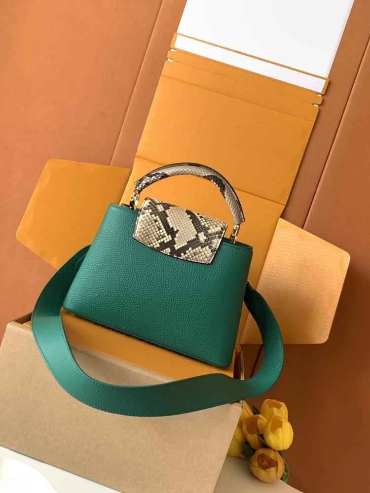 A bag Capucines BB 27 cm фото 4