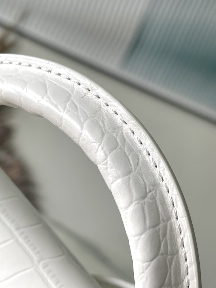 Сумка Capucines BB 27 см фото 7