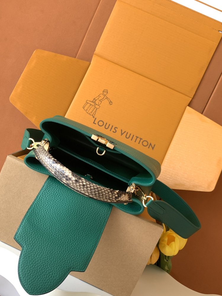 A bag Capucines BB 27 cm фото 8