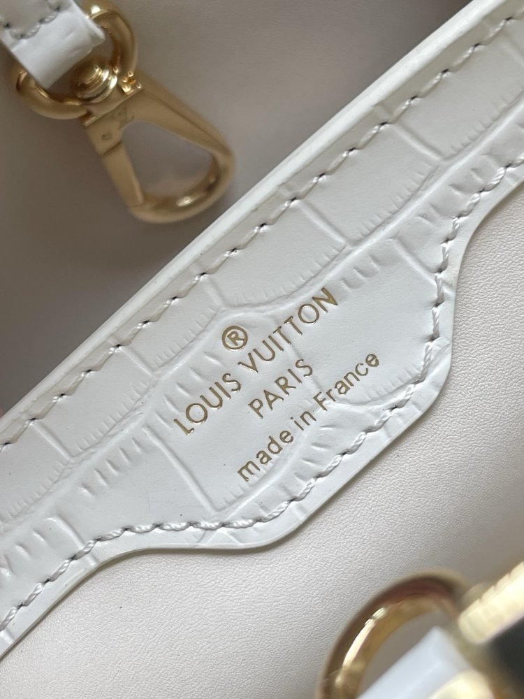 Сумка Capucines BB 27 см фото 9