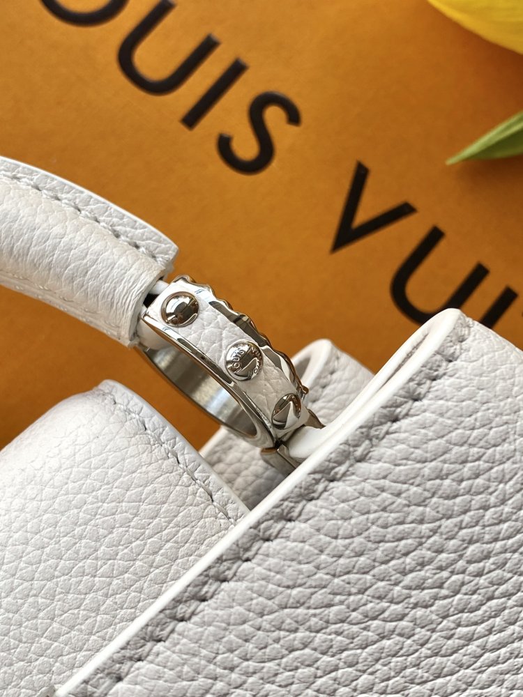 Сумка Capucines East West 21 см фото 9