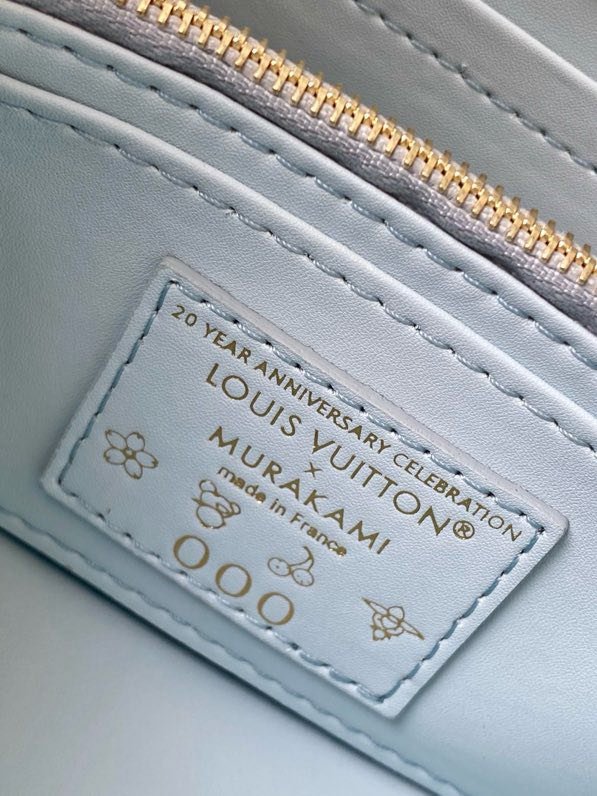 Сумка Capucines East West 22 см фото 2