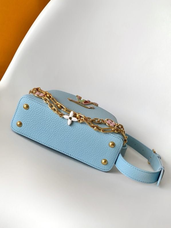 Сумка Capucines East West 22 см фото 3