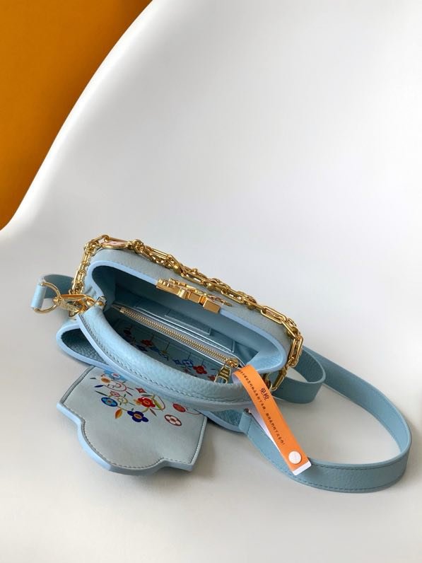 Сумка Capucines East West 22 см фото 7