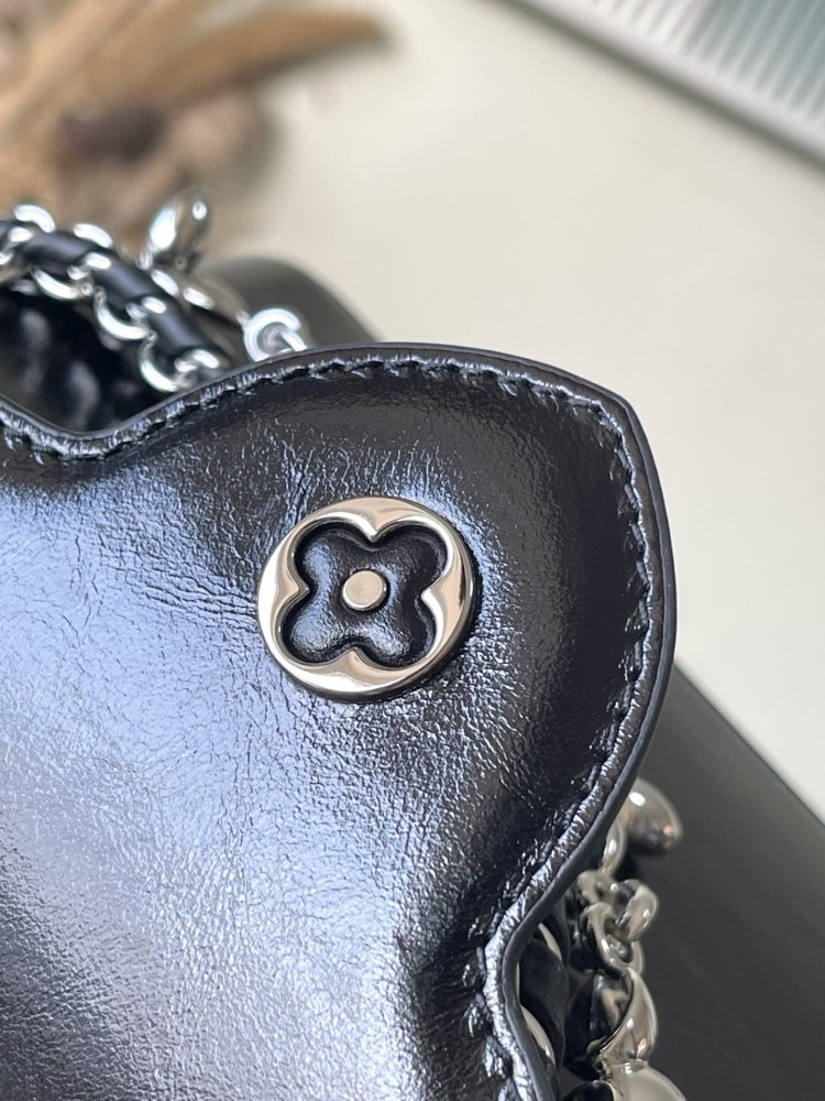 Сумка Capucines East West 22 см фото 7