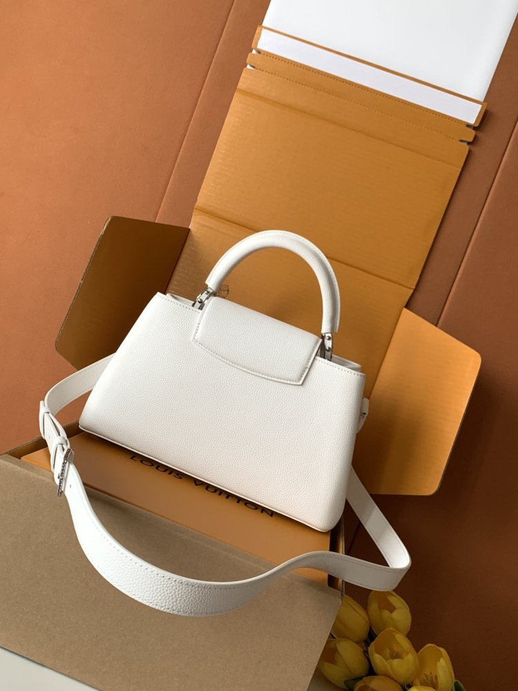 Сумка Capucines East West 33 см фото 5