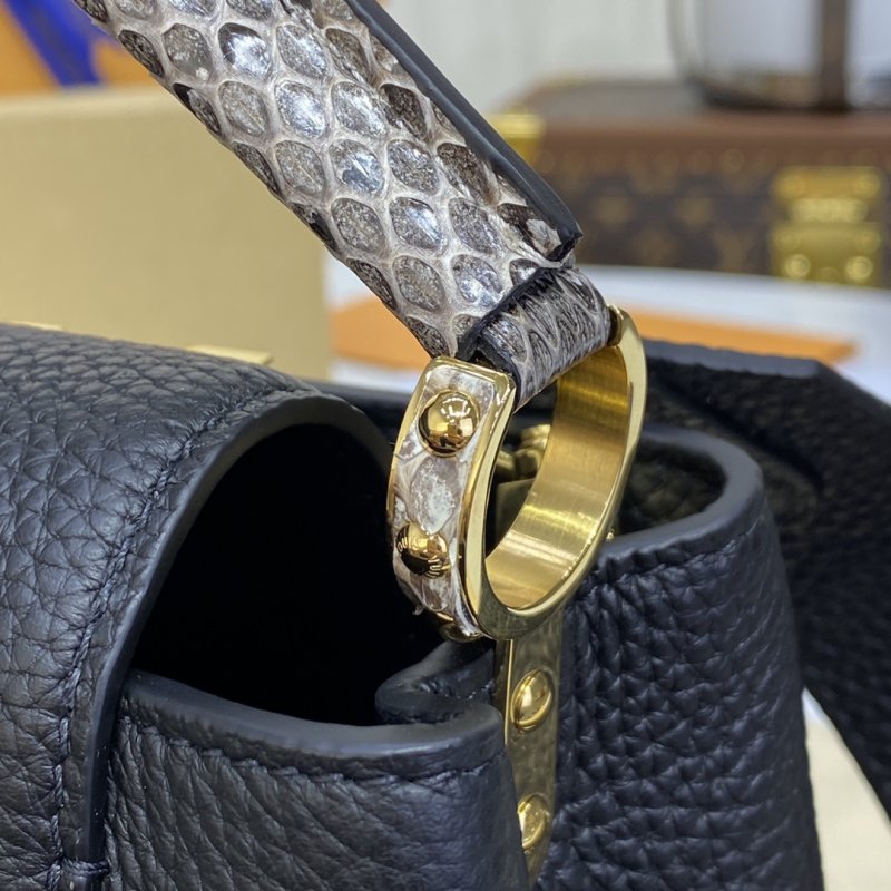 Сумка CAPUCINES M55921 черная 21 см фото 7