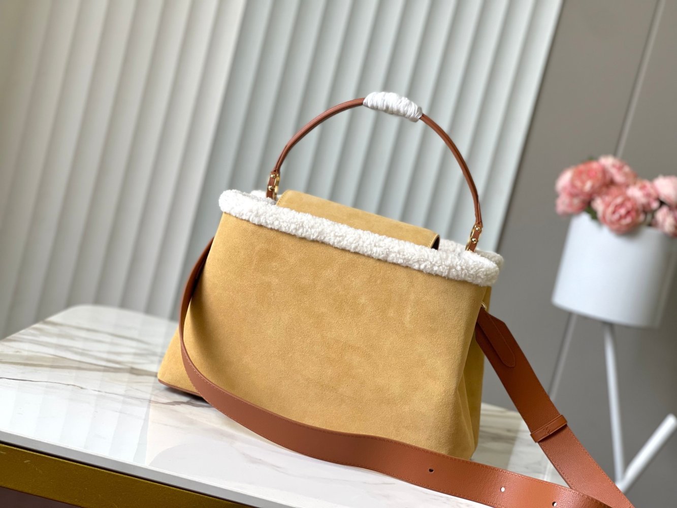 Сумка Capucines Souple 23 см фото 3