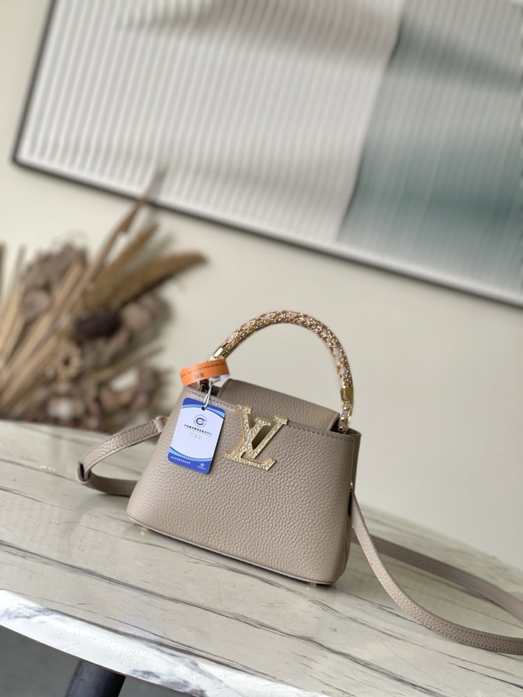 Сумка Capucines Taurillon 21 см