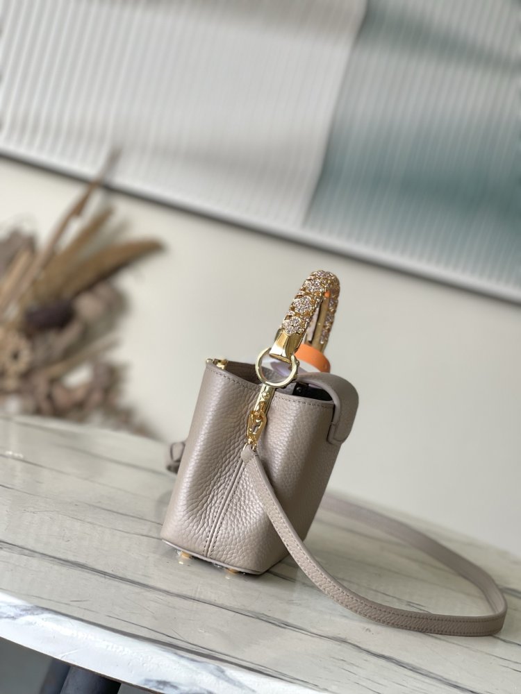 Сумка Capucines Taurillon 21 см фото 2