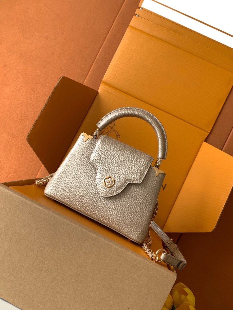 Сумка Capucines Taurillon 21 см фото 2