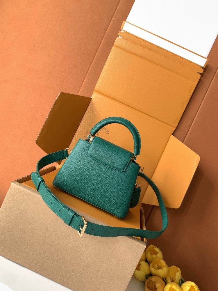 Сумка Capucines Taurillon 21 см фото 3