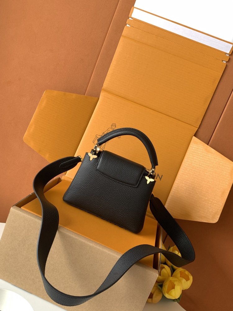 Сумка Capucines Taurillon 21 см фото 3