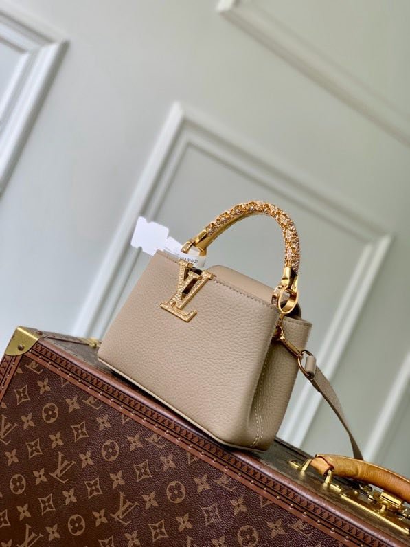 Сумка Capucines Taurillon 21 см фото 6