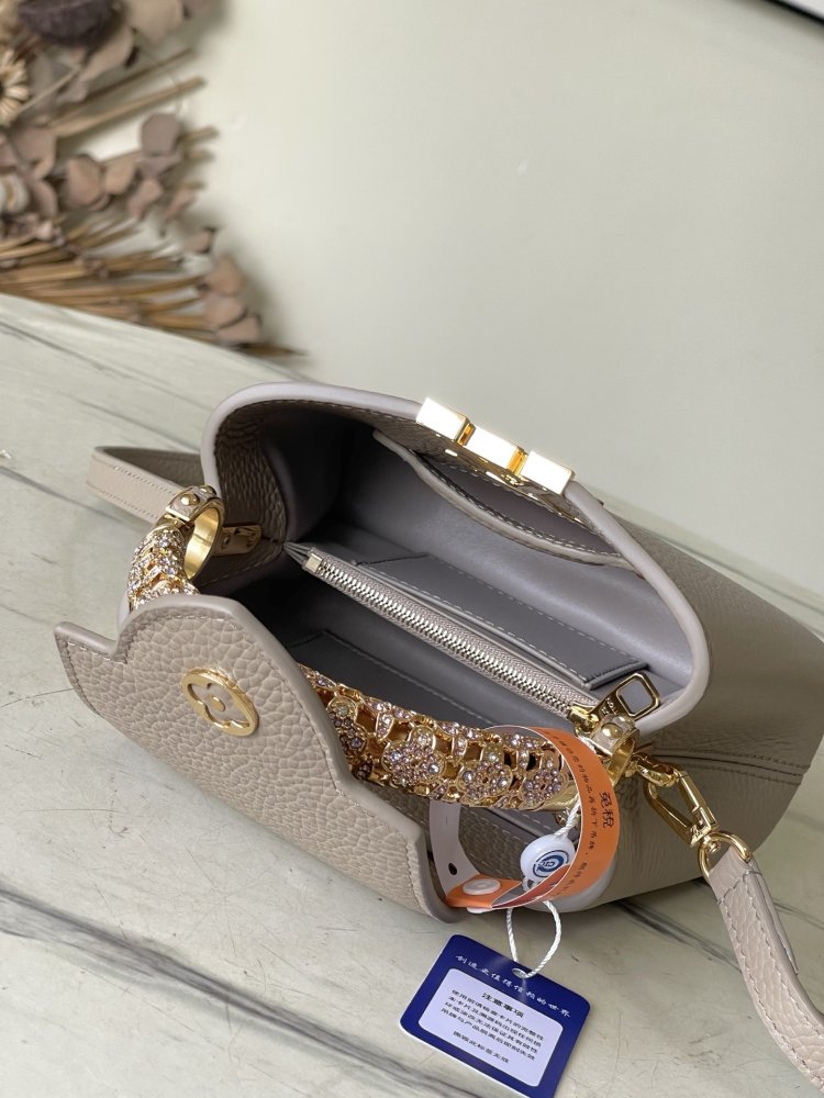 Сумка Capucines Taurillon 21 см фото 8