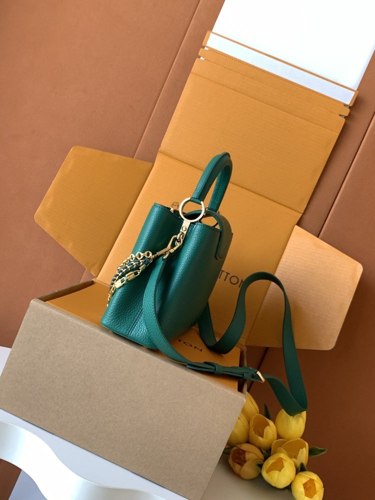 Сумка Capucines Taurillon 27 см фото 3