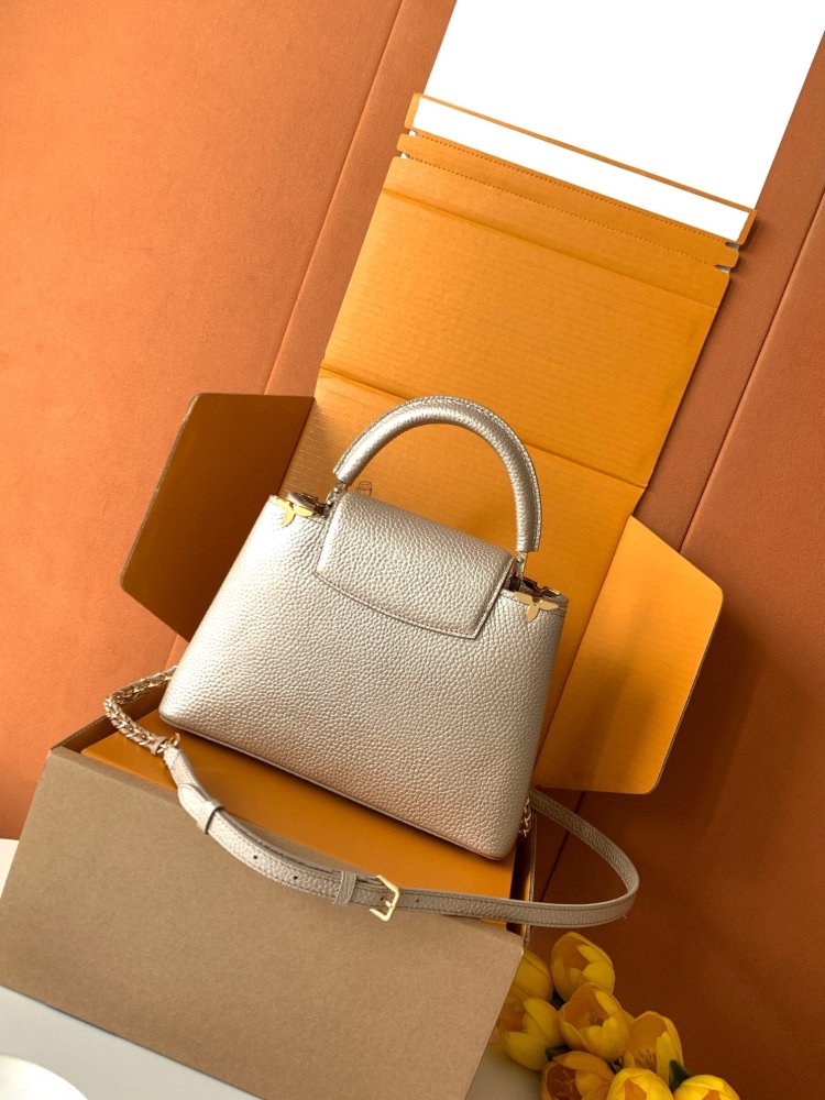 Сумка Capucines Taurillon 27 см фото 4