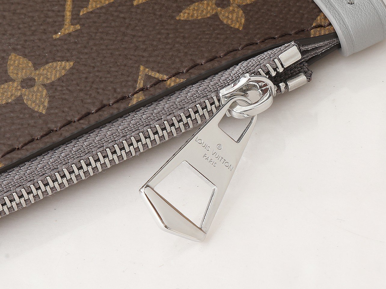 Сумка CarryAll Cargo Medium кожаная 39 см фото 10