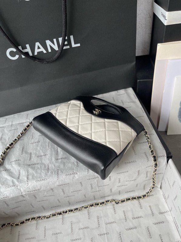 Сумка Chanel 24C женская кожаная 20 см фото 8