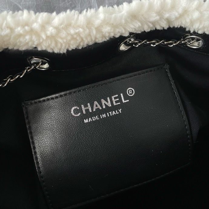 Сумка Chanel 25C Medium женская кожаная с мехом 30 см фото 6