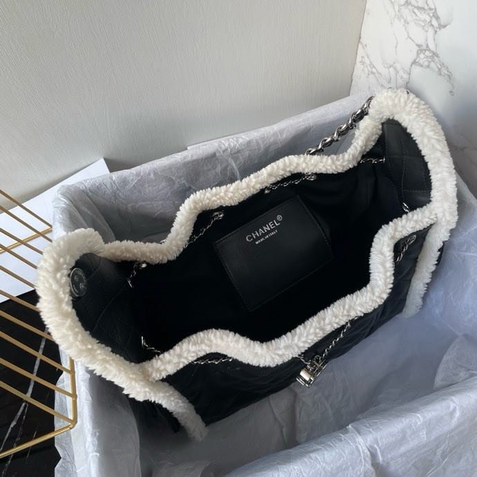 Сумка Chanel 25C Medium женская кожаная с мехом 30 см фото 7