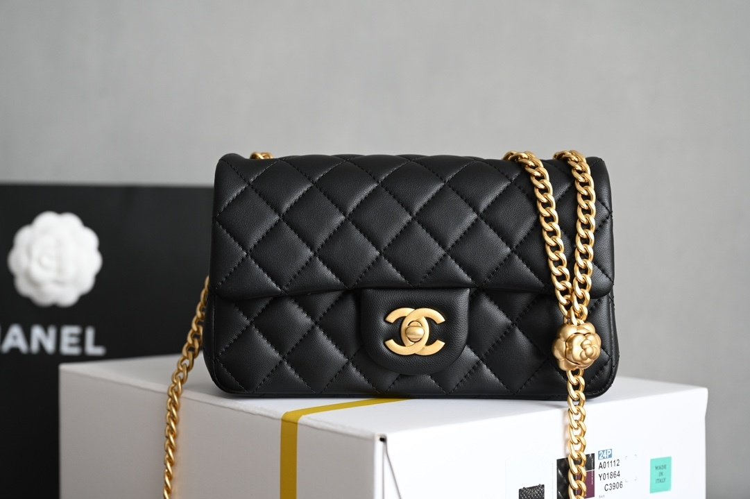 A bag Chanel Mini CF 20 cm