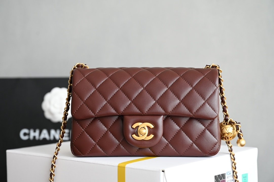 A bag Chanel Mini CF 20 cm