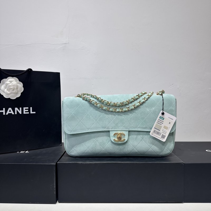 Сумка CHANEL Souplissimo Maxi Flap 32 см из замши и телячьей кожи зеленого цвета