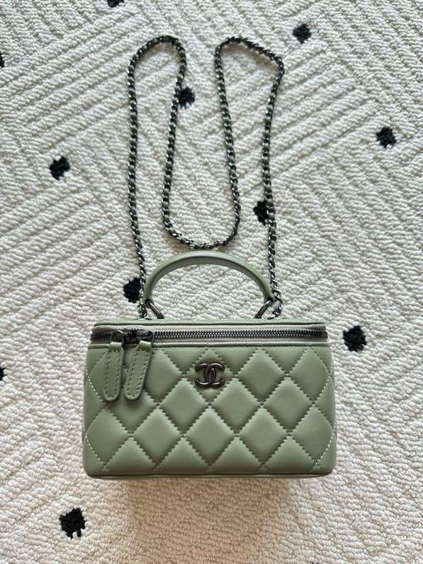 Сумка Chanel Vanity 17 см з гладкою шкірою