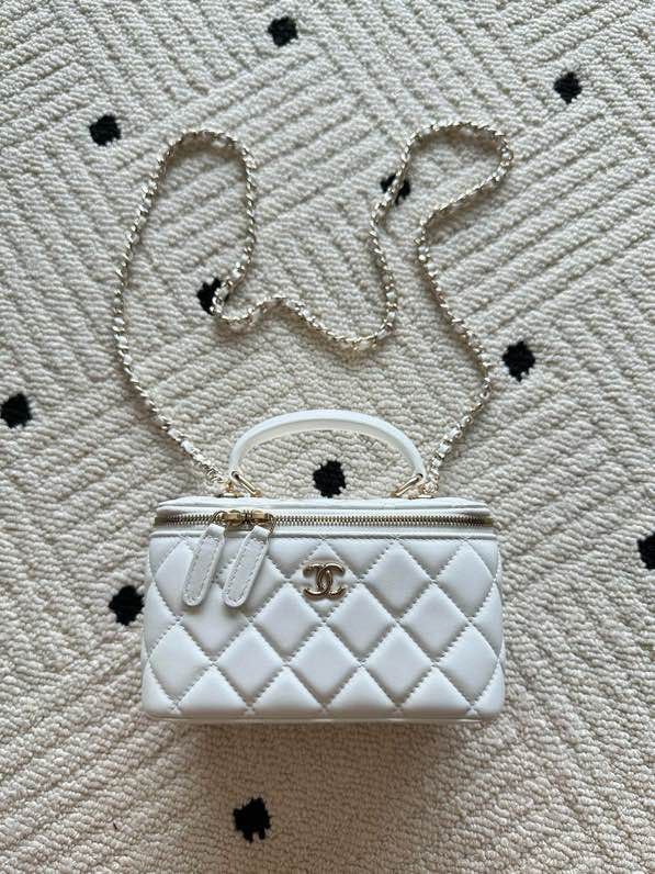 Сумка Chanel Vanity 17 см з гладкою шкірою