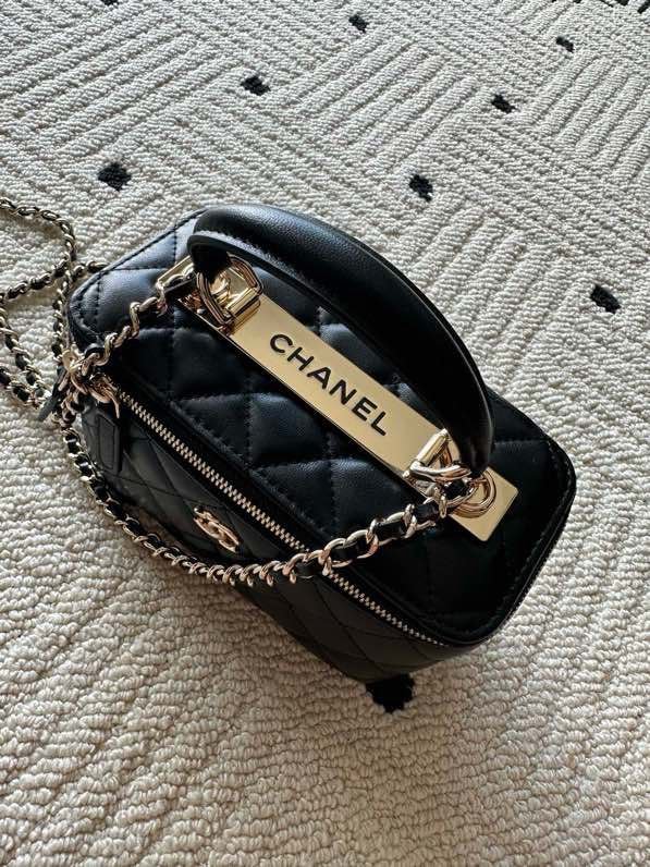 Сумка Chanel Vanity 17 см с гладкой кожей фото 2