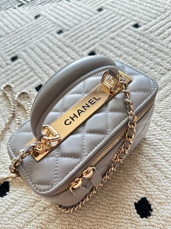 Сумка Chanel Vanity 17 см с гладкой кожей фото 3