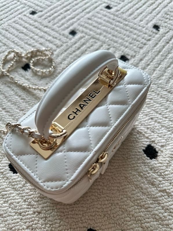 Сумка Chanel Vanity 17 см з гладкою шкірою фото 3