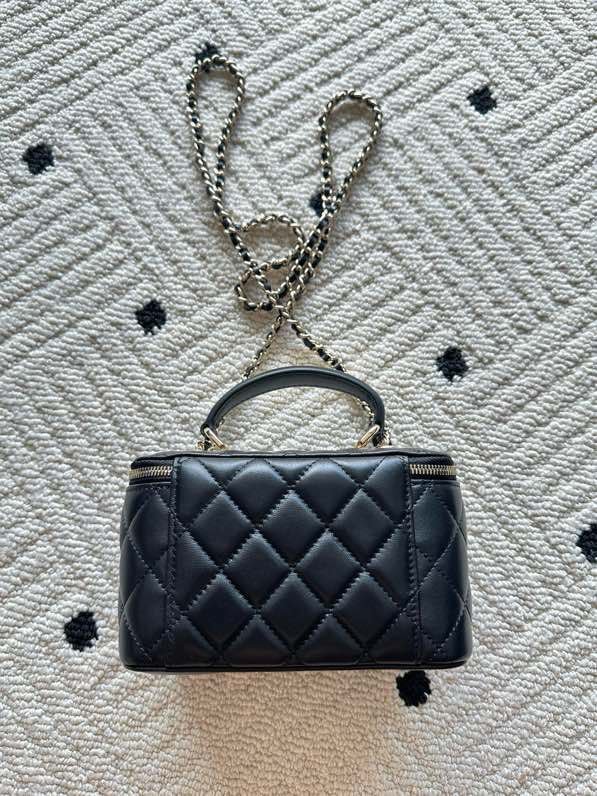 Сумка Chanel Vanity 17 см с гладкой кожей фото 4