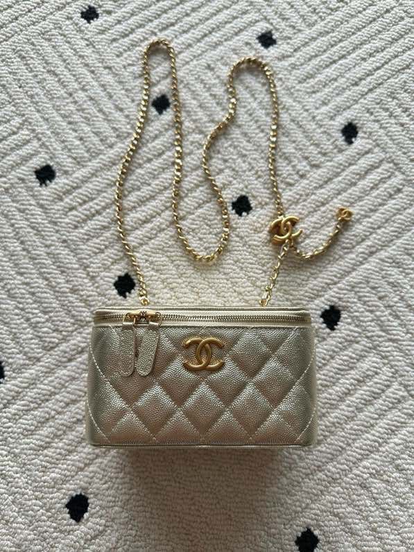 Сумка Chanel Vanity 17 см с зернистой кожей