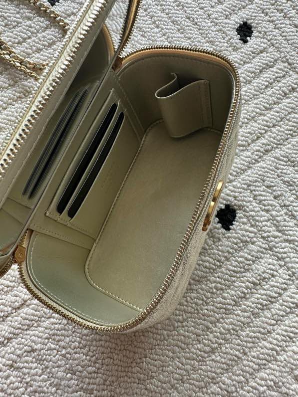 Сумка Chanel Vanity 17 см с зернистой кожей фото 2