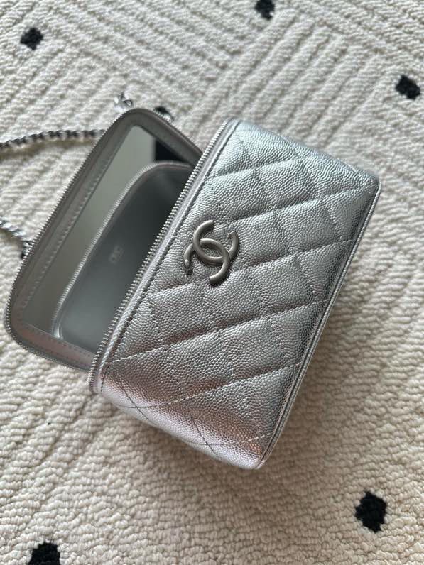 Сумка Chanel Vanity 17 см с зернистой кожей фото 5
