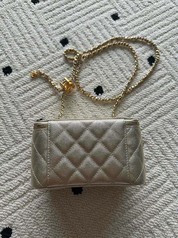 Сумка Chanel Vanity 17 см с зернистой кожей фото 8