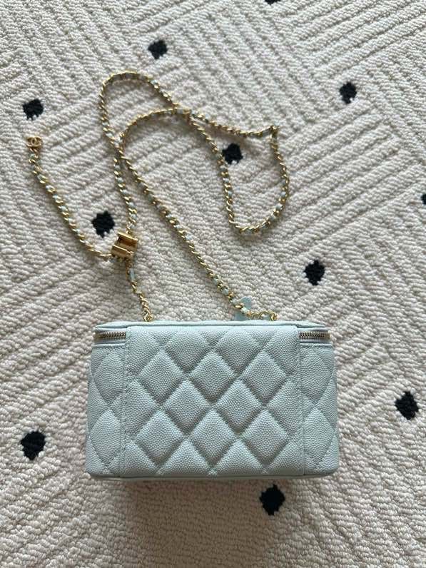 Сумка Chanel Vanity 17 см с зернистой кожей фото 9