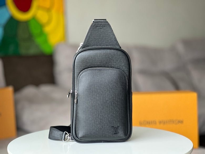 A bag across shoulder Avenue leather фото 7