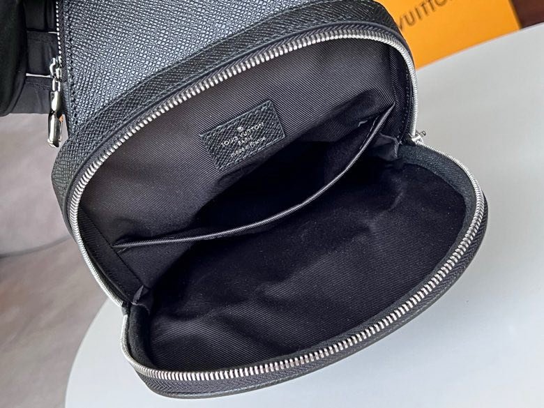 A bag across shoulder Avenue leather фото 9