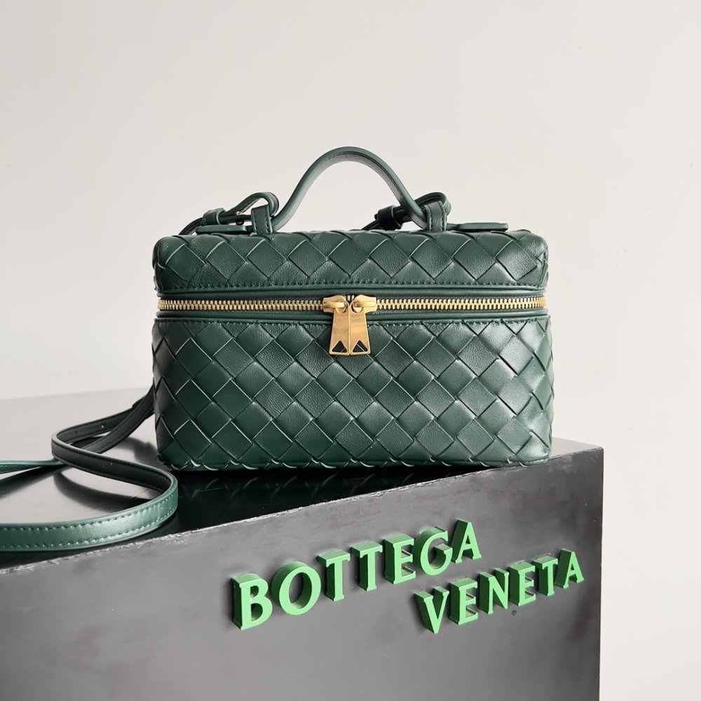 Сумка через плечо Bottega Veneta Spring кожаная 22 см